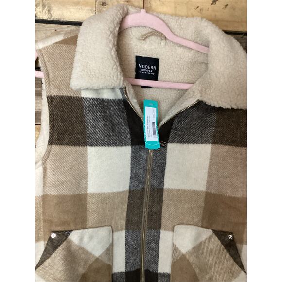 Modern Supply By Sanctuary Reversible Sherpa Plaid Vest Tan Size Large - Picture 2 of 5